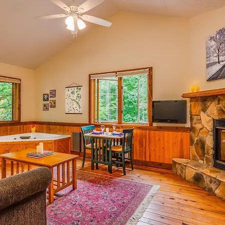 Love Ridge Mountain Lodging Lyndhurst Extérieur photo