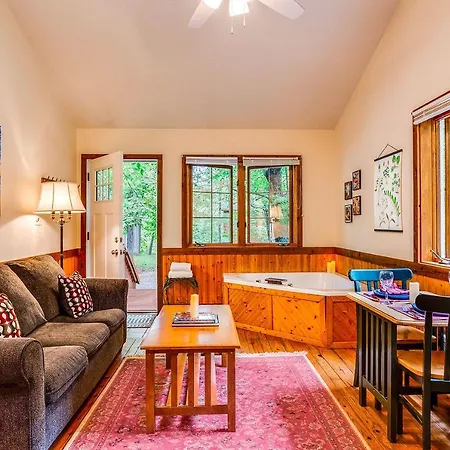 Love Ridge Mountain Lodging Lyndhurst Extérieur photo