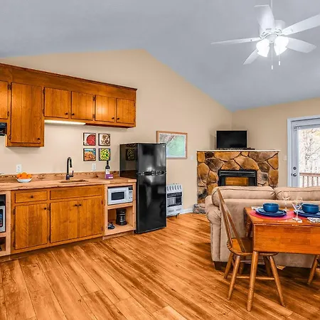 Love Ridge Mountain Lodging Lyndhurst Extérieur photo
