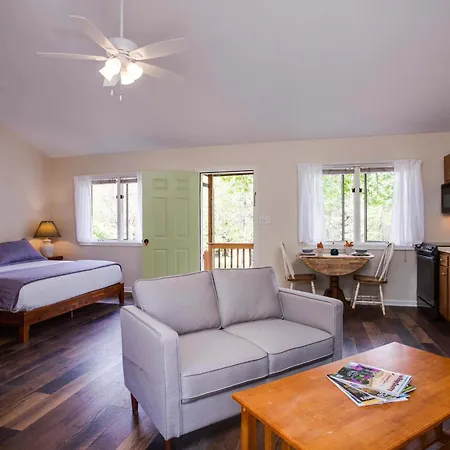 Love Ridge Mountain Lodging Lyndhurst Extérieur photo