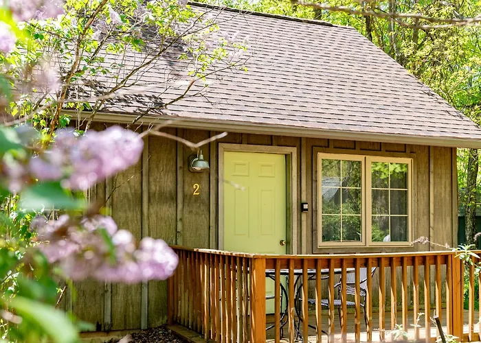 Love Ridge Mountain Lodging