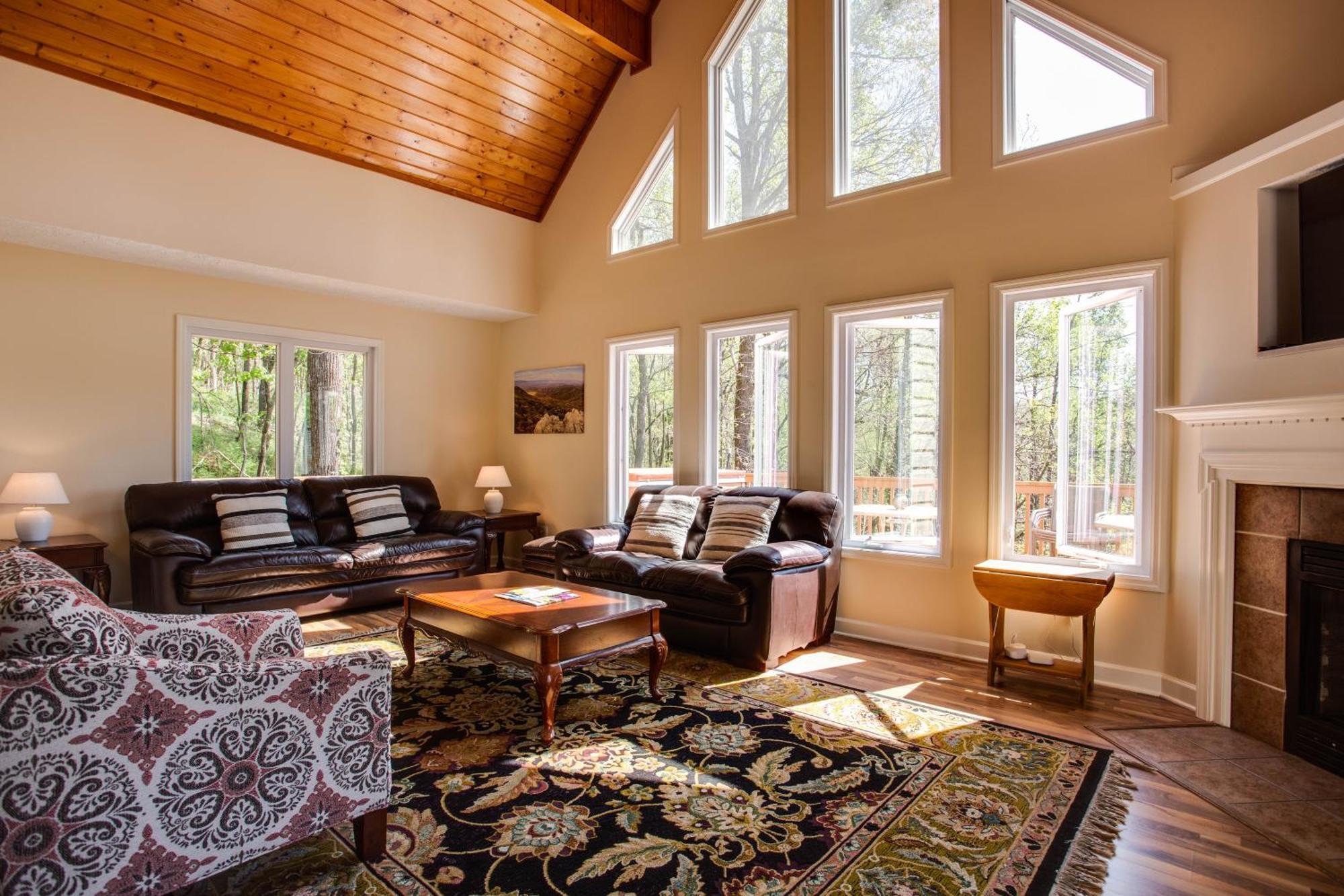 Ridge Mountain Lyndhurst